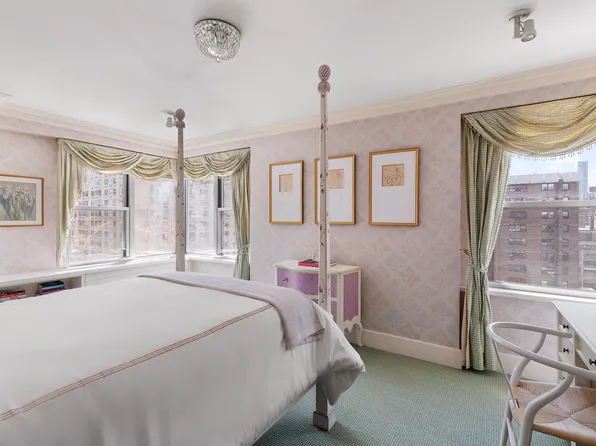 360 East 72nd Street image 14 of 19