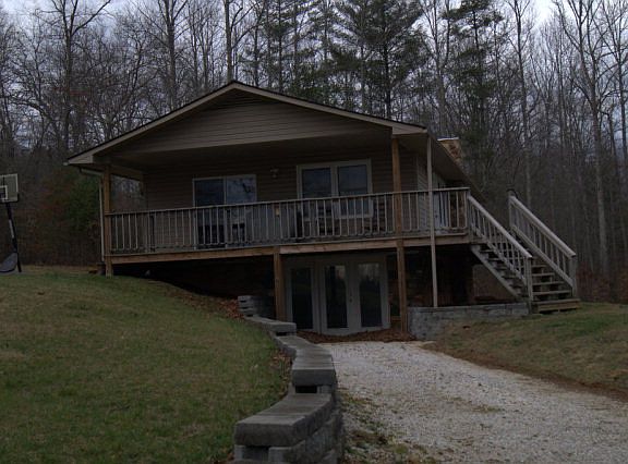 3rd image of 148 Breezeway Dr