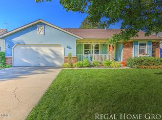 2072 Tyler St, Jenison, MI 49428