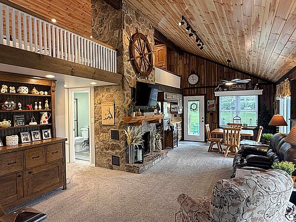 2nd image of 12335 Scenic Cir