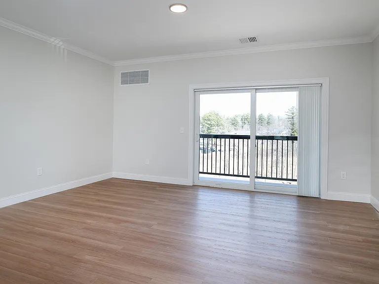 74 Rockingham Rd #104 — Photo 5