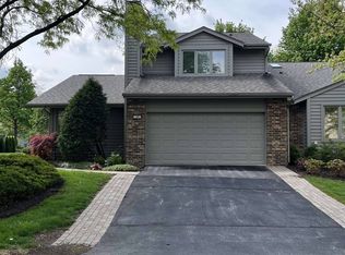 120 Commons Dr #120, Palos Park, IL 60464