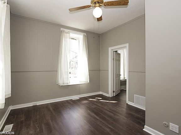 5th image of 600 N Broadway St APT 4