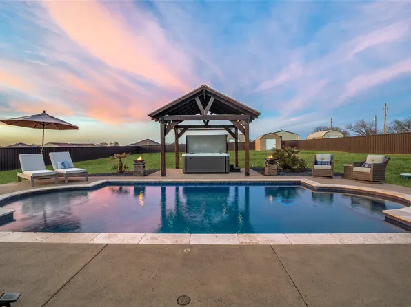 302 Amber Ln, Nevada, TX 75173