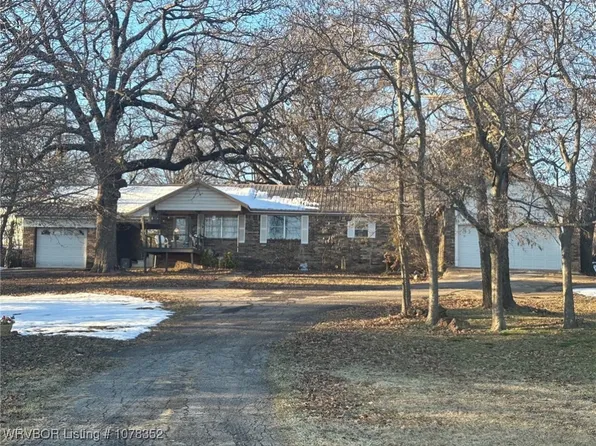 1404 S Broadway St, Poteau, OK 74953
