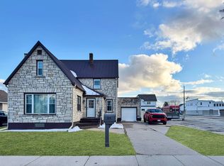 729 Terrace Ave, Marinette, WI 54143