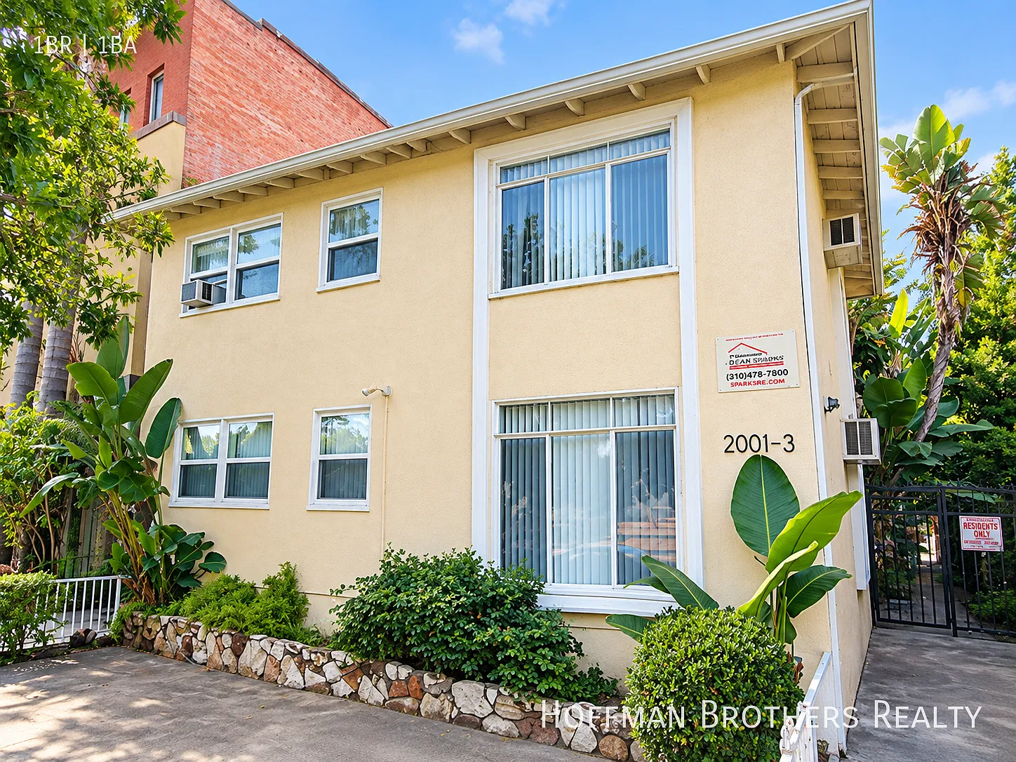 Top-Floor Beachwood Canyon 1BR with Included Parking, A/C, Stainless Steel Kitchen & Natural Light! — Photo 3