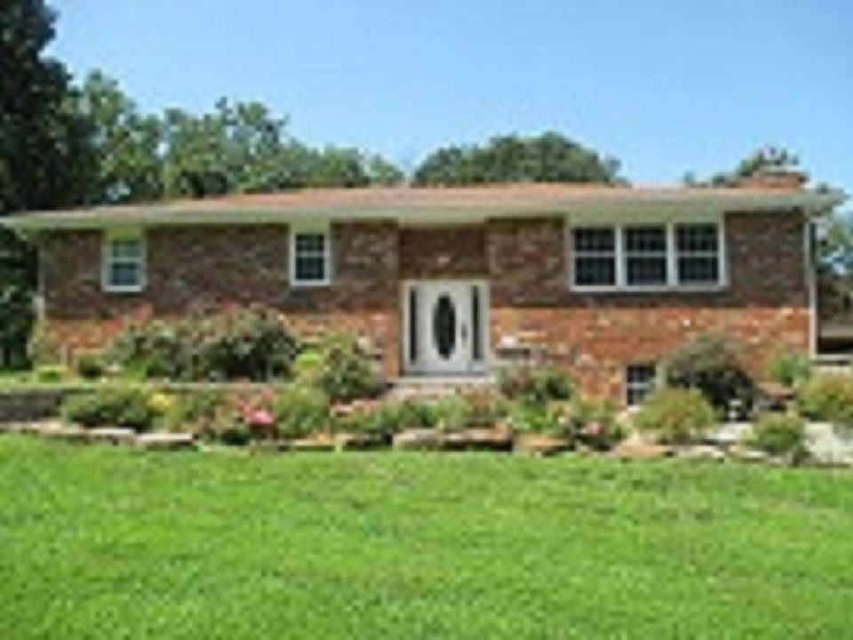 All brick