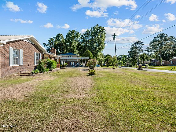 5th image of 207 Maplehurst Drive