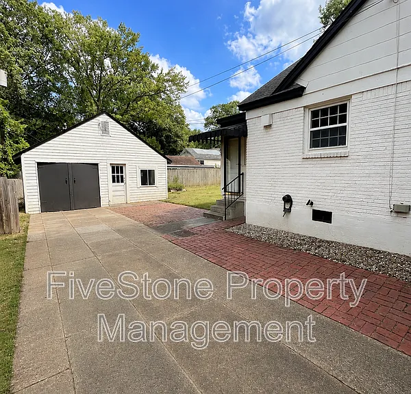 144 Northwood Dr — Photo 23