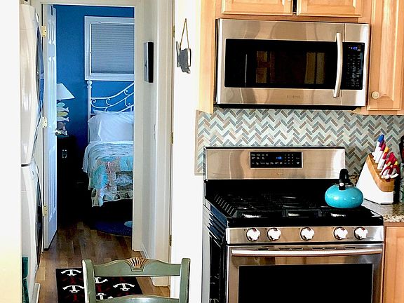 Eat in kitchen