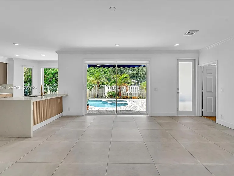 3433 SW 52nd Ct — Photo 13