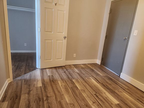 3rd image of 2711 Leavenworth St APT 1