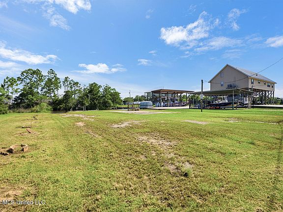 3rd image of 10085 W Gulf Rd