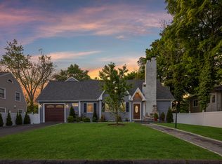 23 Knollwood Ave, Stamford, CT 06905