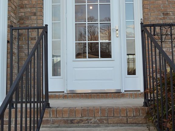3rd image of 1704 Flagstone Dr