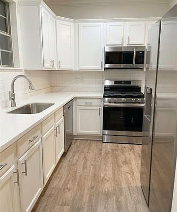 4th image of 802 Carroll St