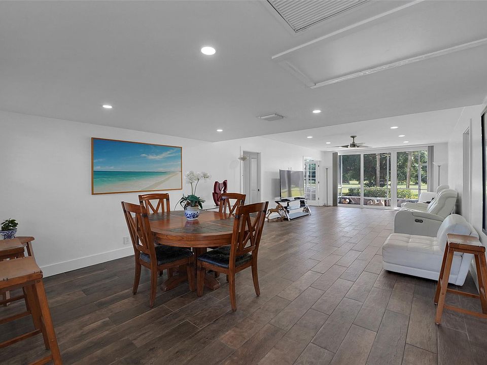 1st image of 565 Oaks Lane #110