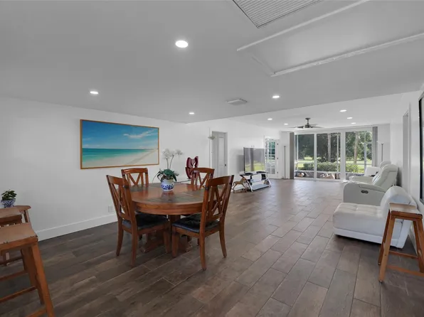 565 Oaks Lane #110, Pompano Beach, FL 33069