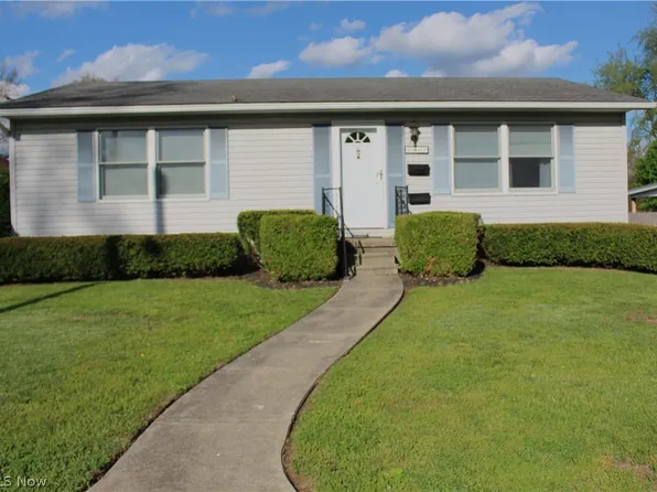 1517 N Walnut St, Dover, OH 44622