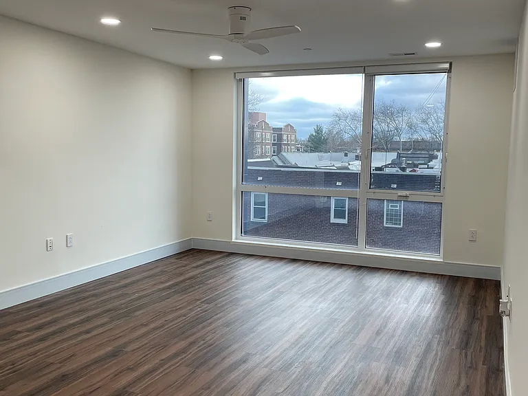 4906 Spruce St #316 — Photo 15