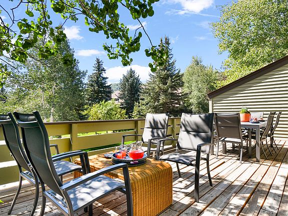 Outdoor seating for ten dinners or just relaxing