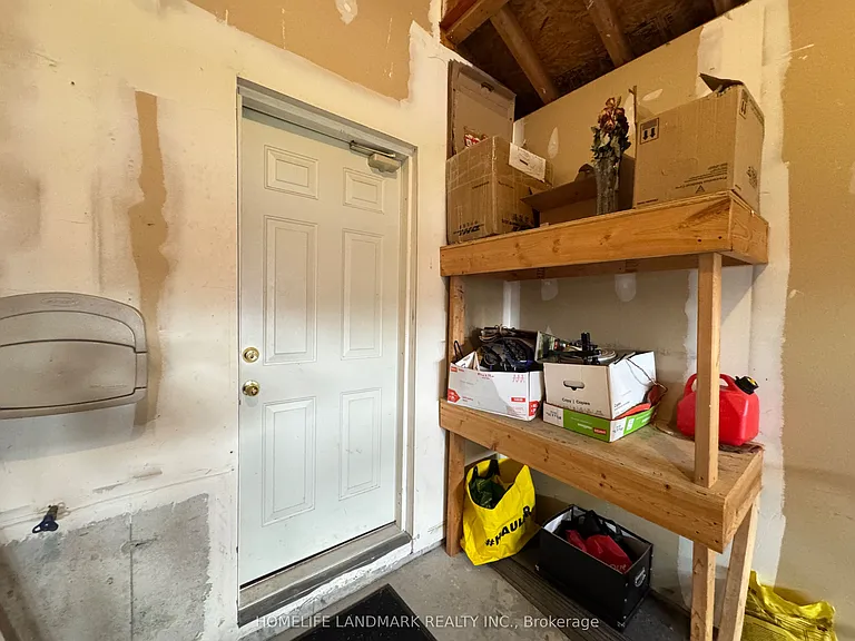23 Loon Ave #LOWER — Photo 2