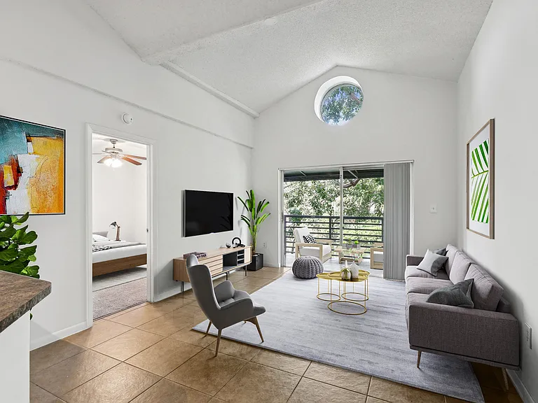 Sheridan Ocean Club Apartments — Photo 77