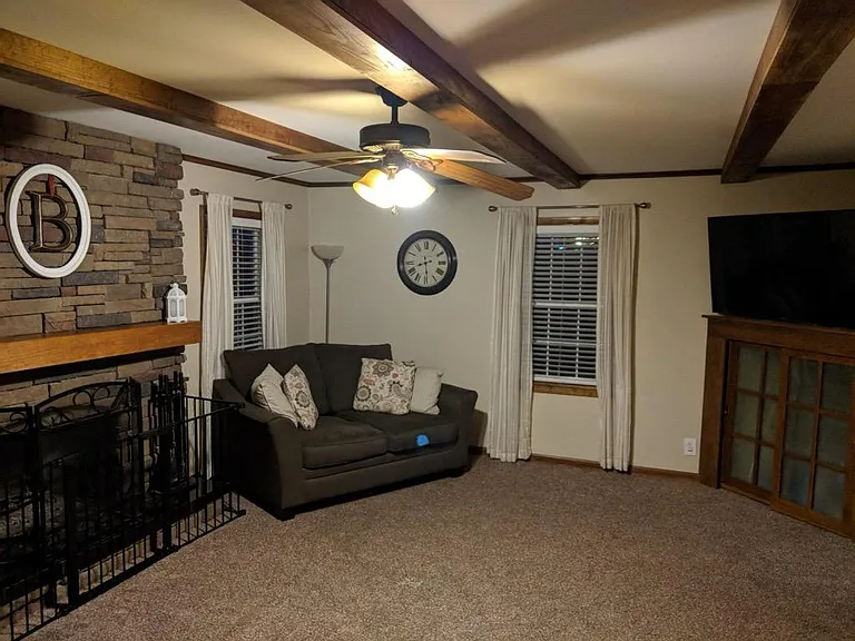 7837 Dearborn Ct — Photo 6