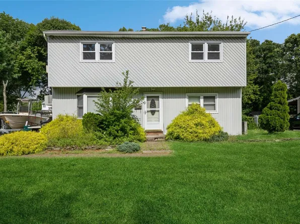 160 Stanley Drive, Centereach, NY 11720