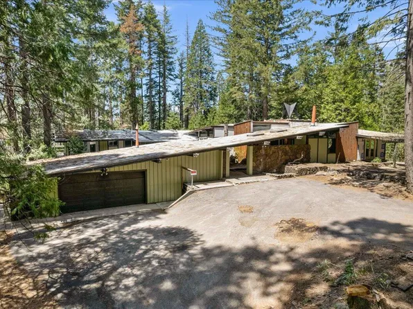 1108 Davis Place Rd, Mount Shasta, CA 96067