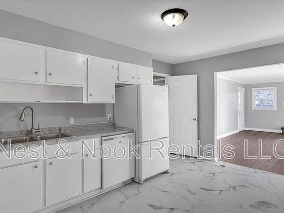 4th image of 2923 S Irvington Ave
