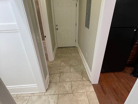 4th image of 310 Pennsylvania St APT 4