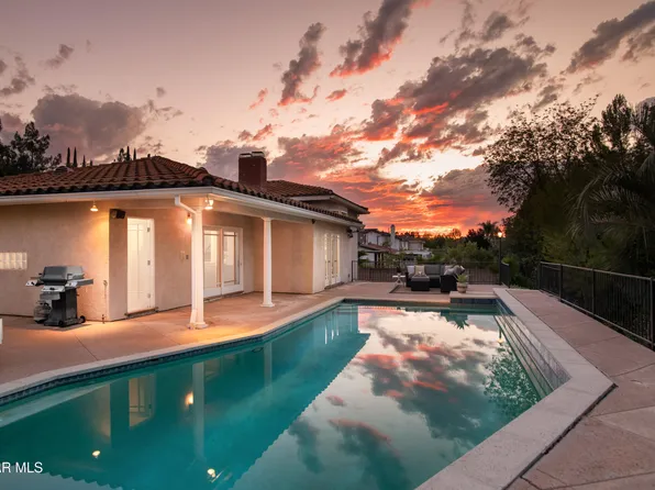 22587 Waterbury St, Woodland Hills, CA 91364