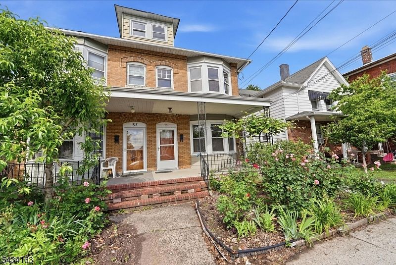 1st image of 55 Thompson St