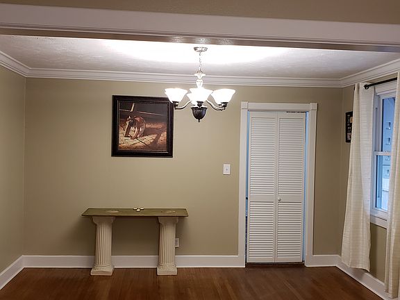 4th image of 1022 Raymond Dr