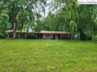 981 Dehart Community Center Rd, Hays, NC 28635