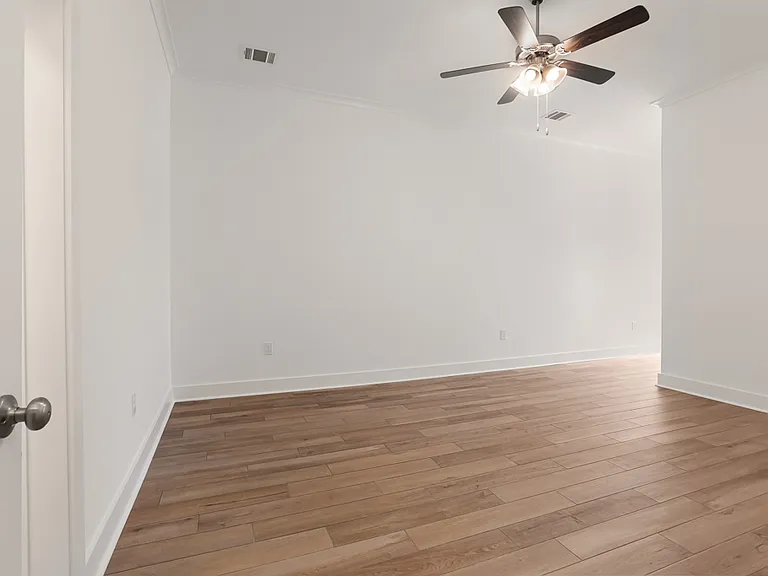 9534 Creekview Dr — Photo 20
