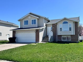 1301 W 2000 N, Clinton, UT 84015