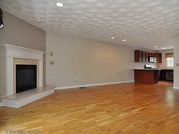 4th image of 52 Red Brook Ln #52