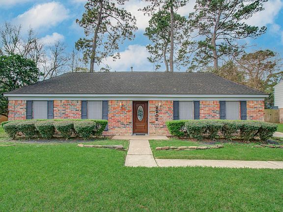 4th image of 2202 Parkdale Drive