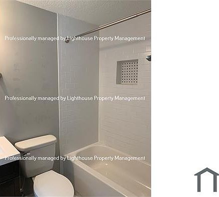 3rd image of 1466 Palm Ave APT 1