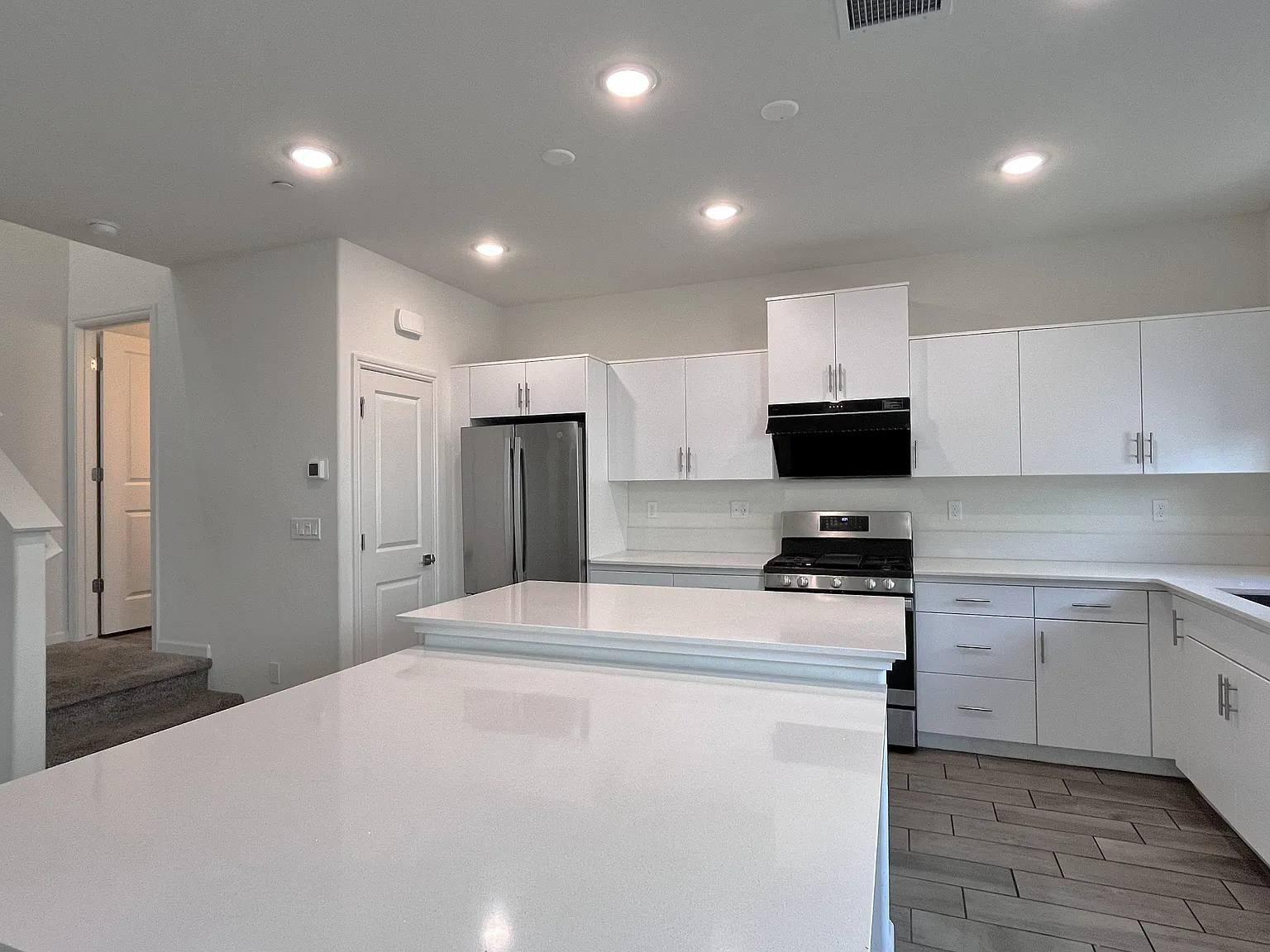 4 bed, 1806 sqft, $2,650 — Photo 4