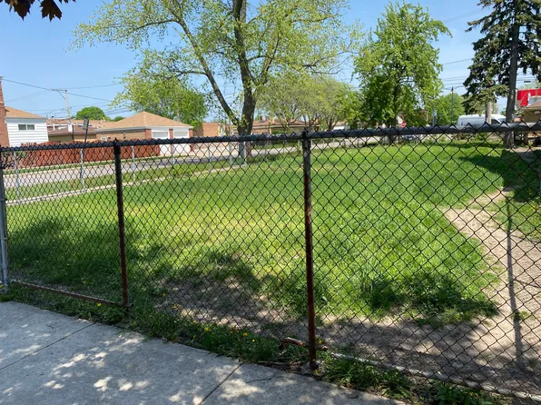 8201 S Sawyer Ave, Chicago, IL 60652