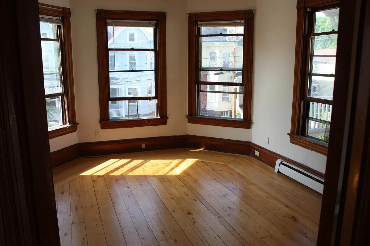 5 bed, 1800 sqft, $5,375 — Photo 4
