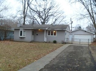 45 Sparrow Rd, Carpentersville, IL 60110