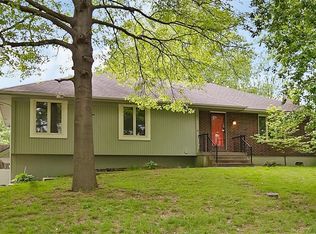 1805 NW Manor Dr, Blue Springs, MO 64014