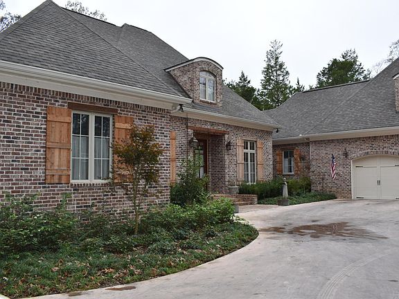 3rd image of 565 Dogwood Dr