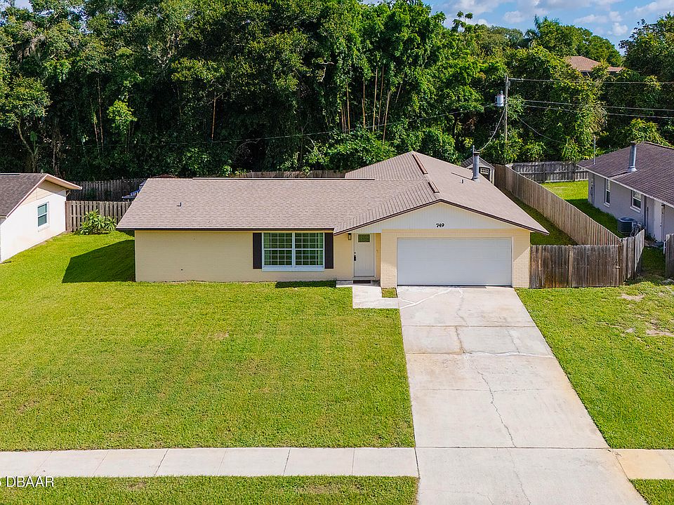 1st image of 749 Tumblebrook Dr