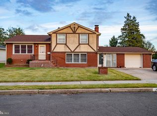 76 Wolf Dr, Hamilton, NJ 08610